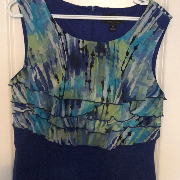 Women’s dress - Picture 2 of 5